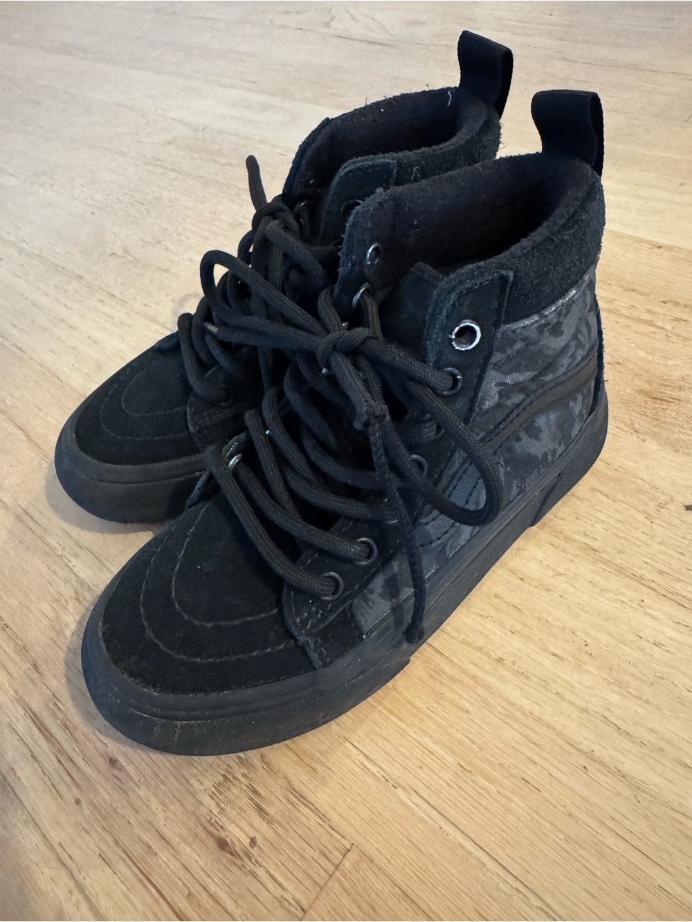 Vans Kids Black High-Top Camo Sneakers, size 12